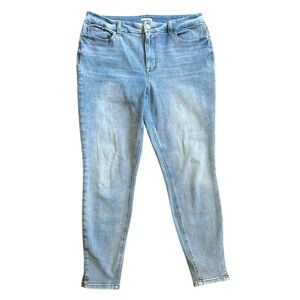 MAURICES M Jeans high rise super stretch light wash skinny ankle jeans L (12/14)
